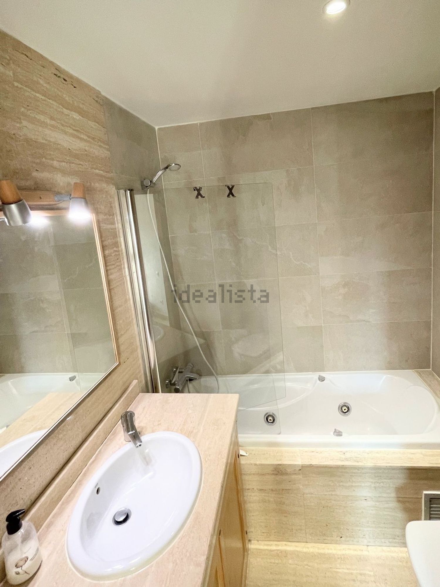 Wohnung 77 m² in Madrid