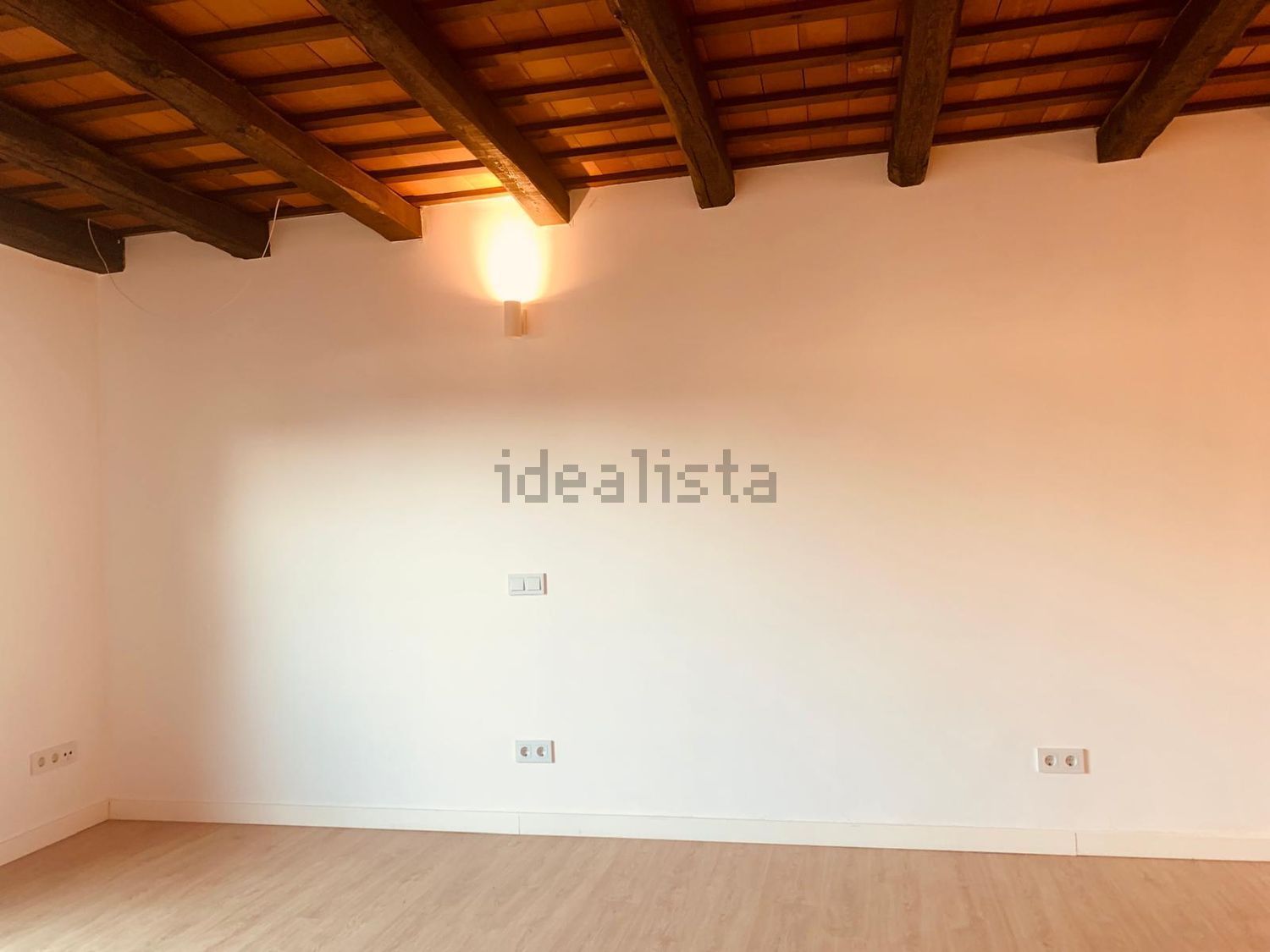 Casa de 85 m² en Saus, Camallera i Llampaies