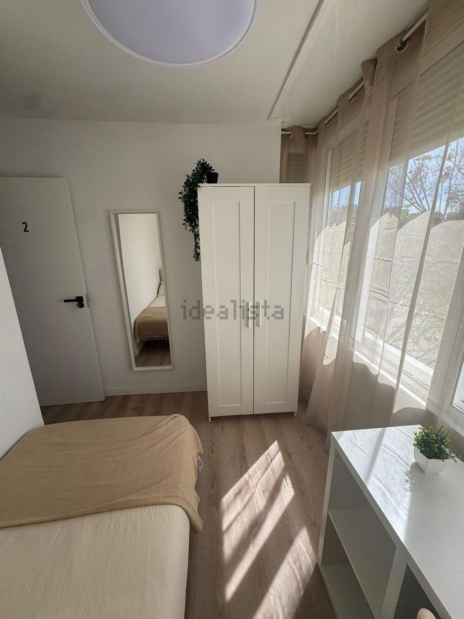 Room for rent, Seville