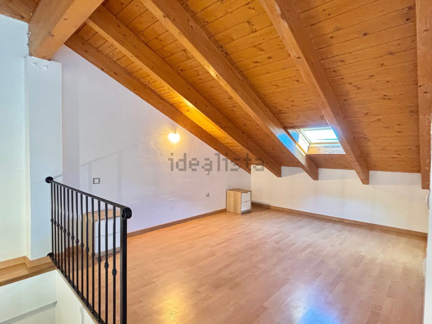 Flat 94 m² in Cadrete