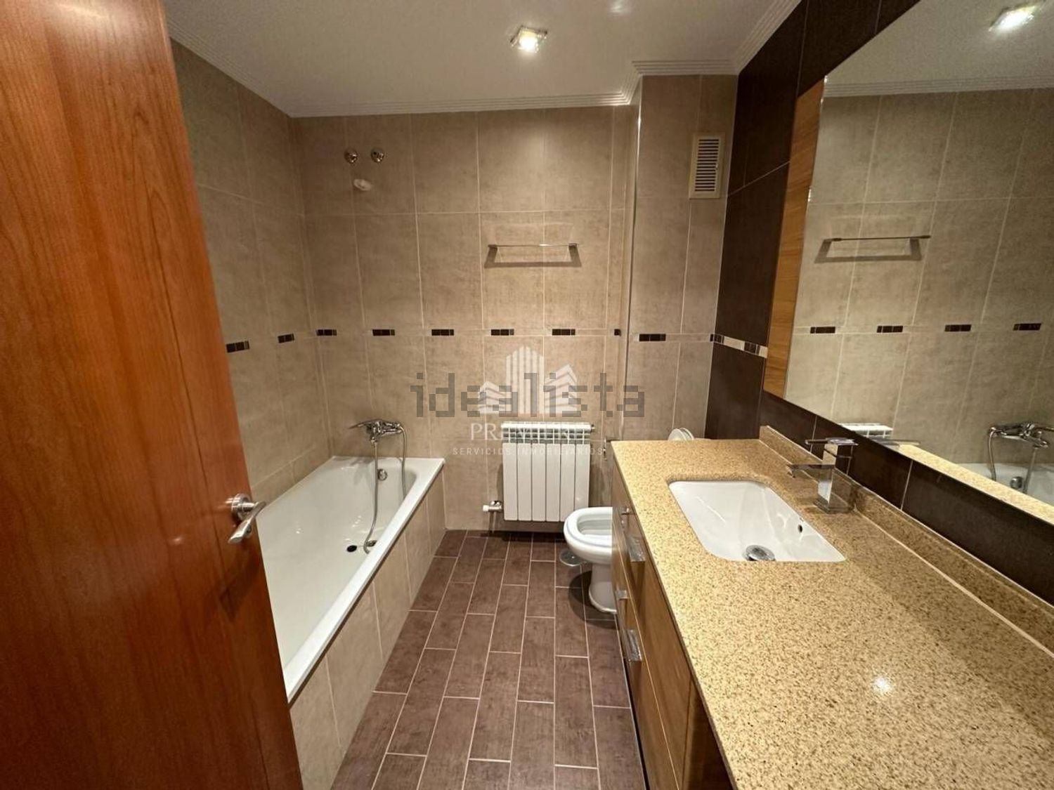 Casa 222 m² a Villares de la Reina