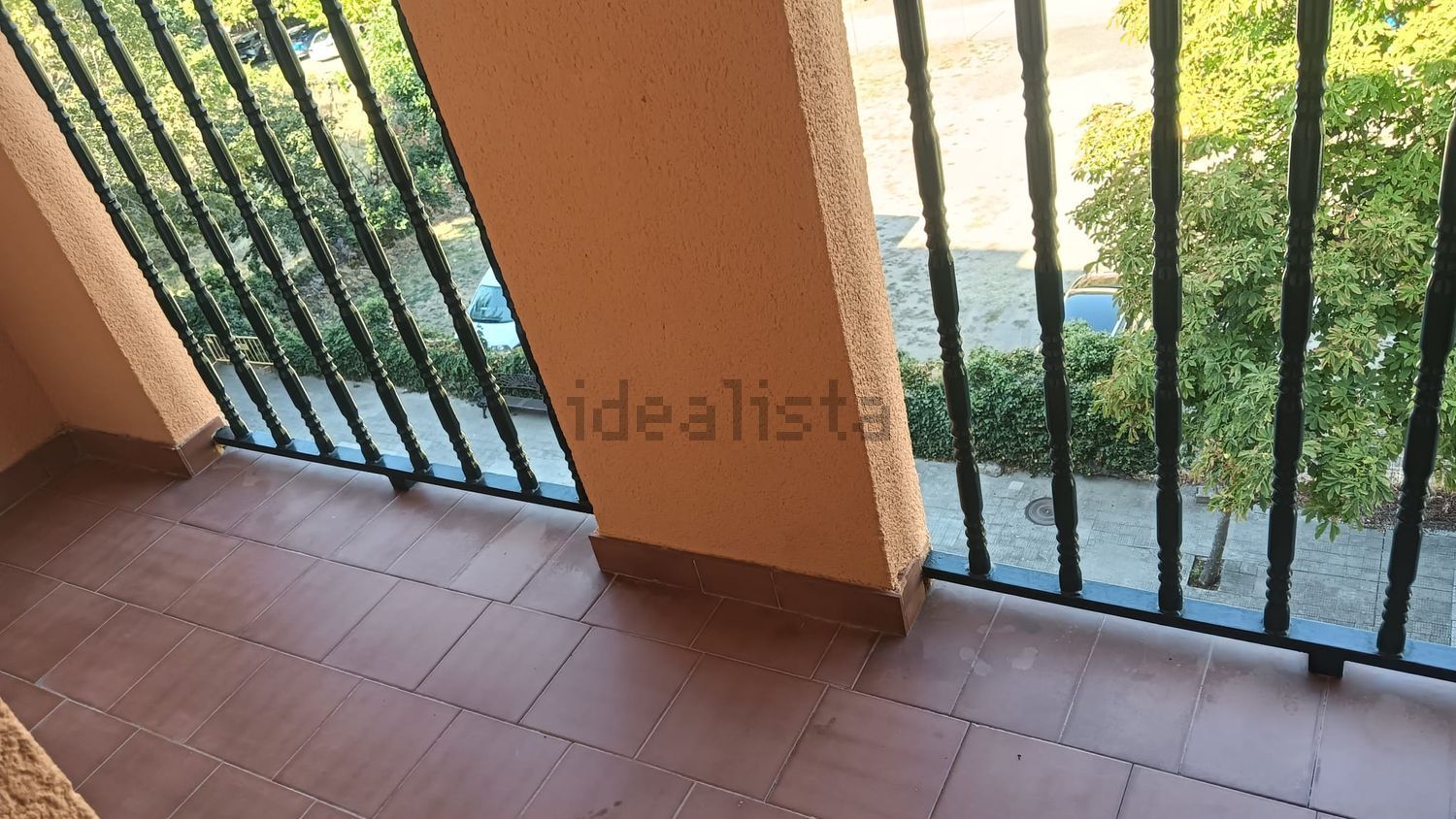 Piso de 100 m² en Baños de Montemayor
