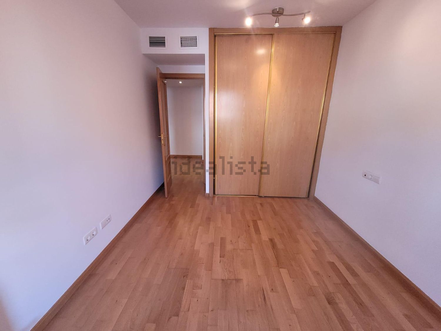 Wohnung 75 m² in La Puebla de Alfindén