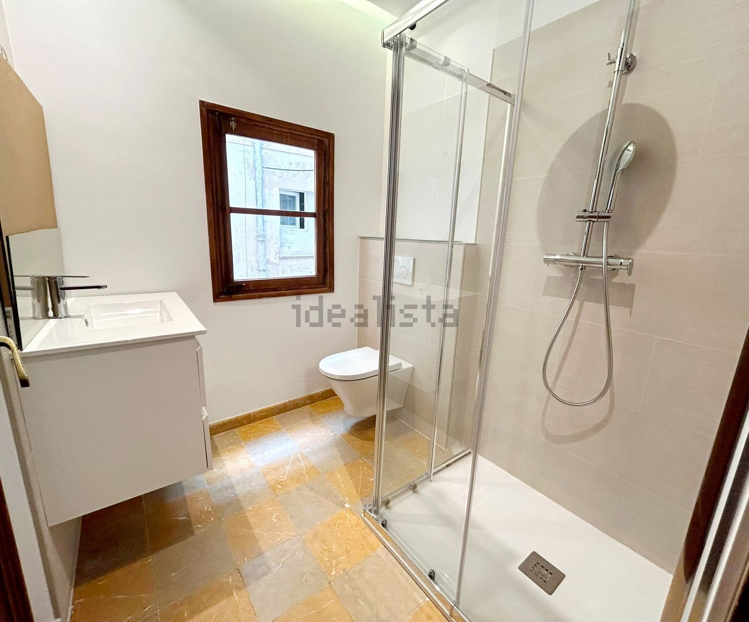 Room 130 m², Palma