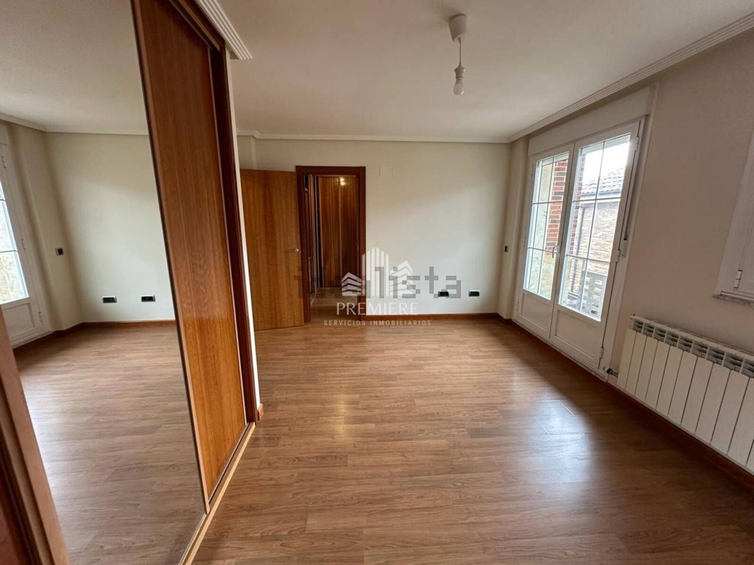 Casa 222 m² a Villares de la Reina
