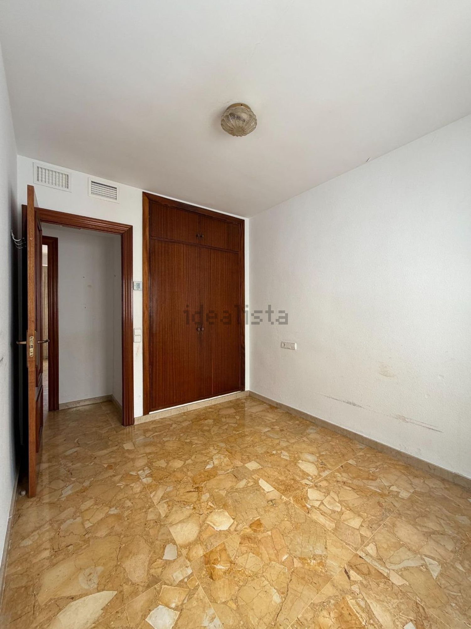 Piso de 140 m² en Almería