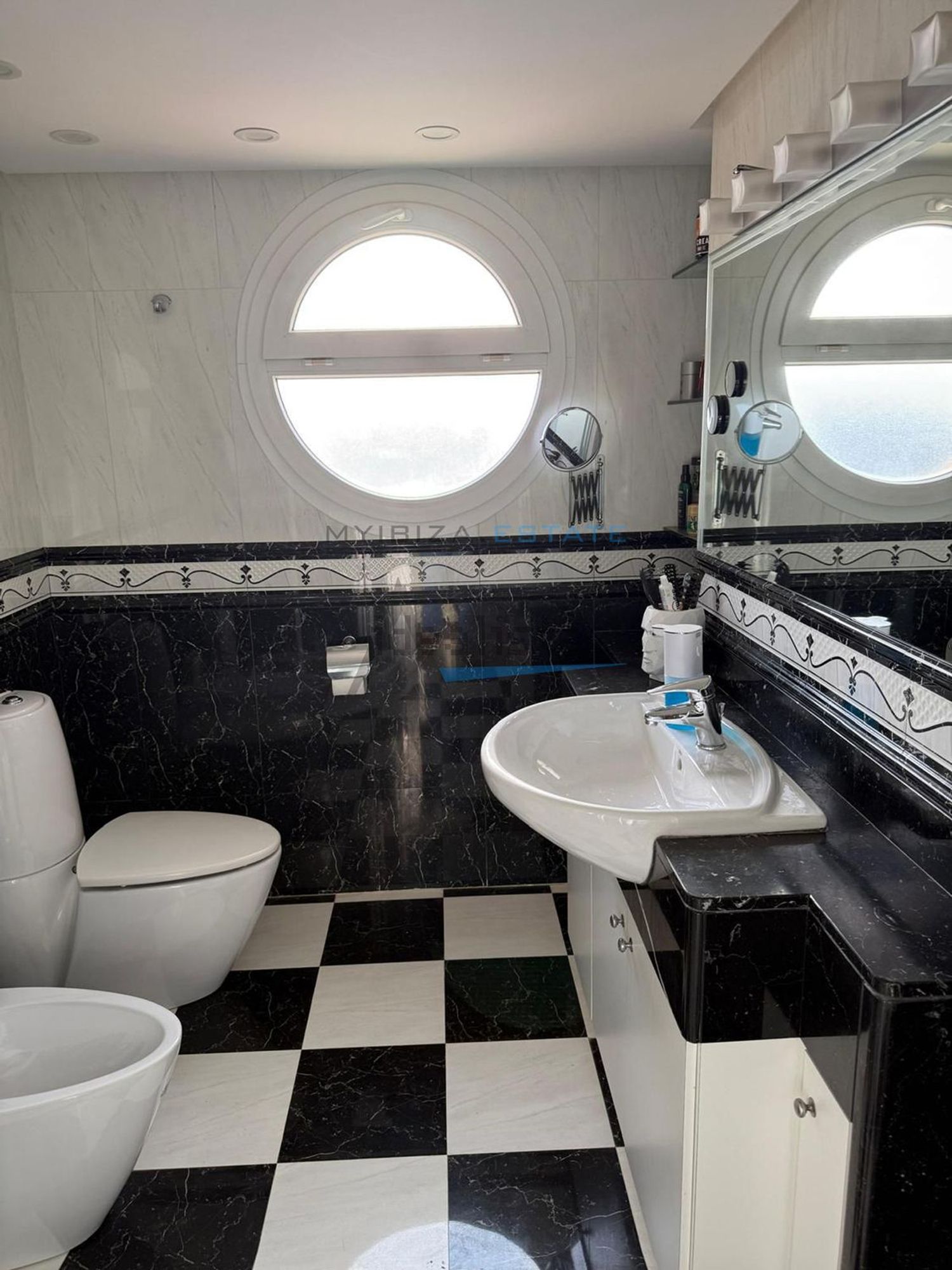 Квартира 360 м² у Eivissa