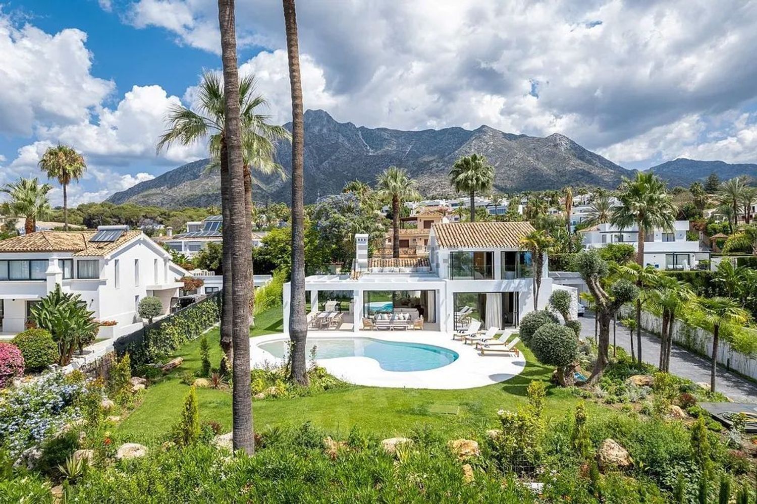 Haus 400 m² in Marbella