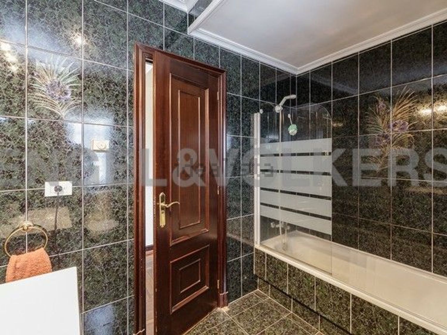 House 300 m² in Baiona