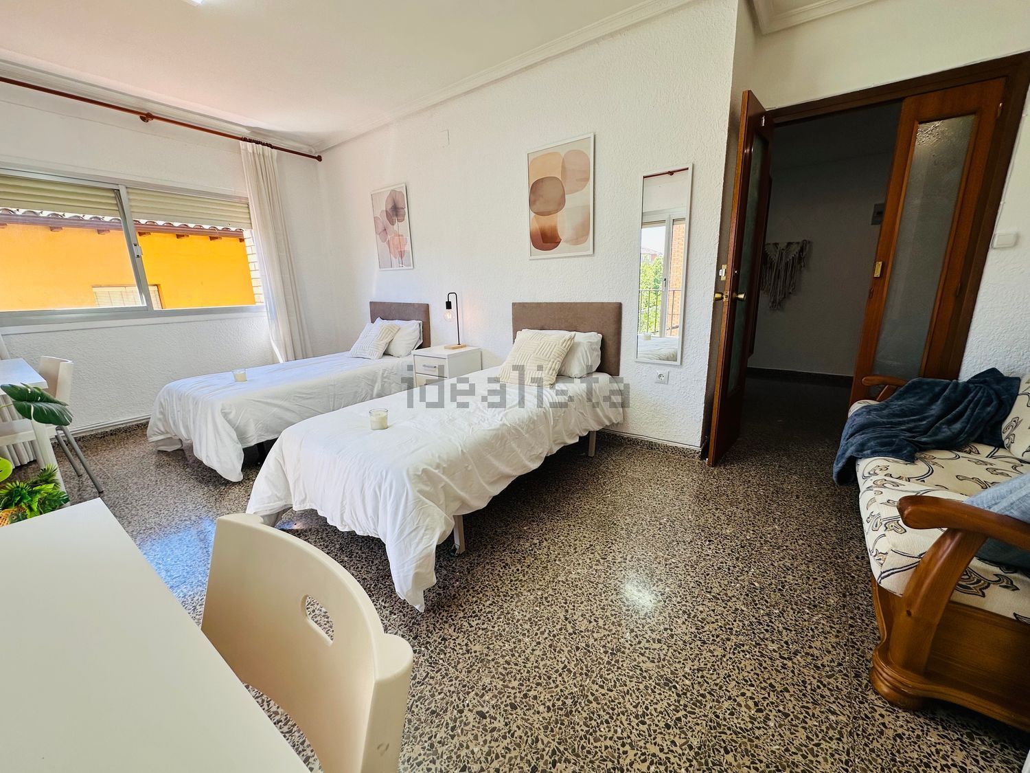 Habitació de lloguer, Osca