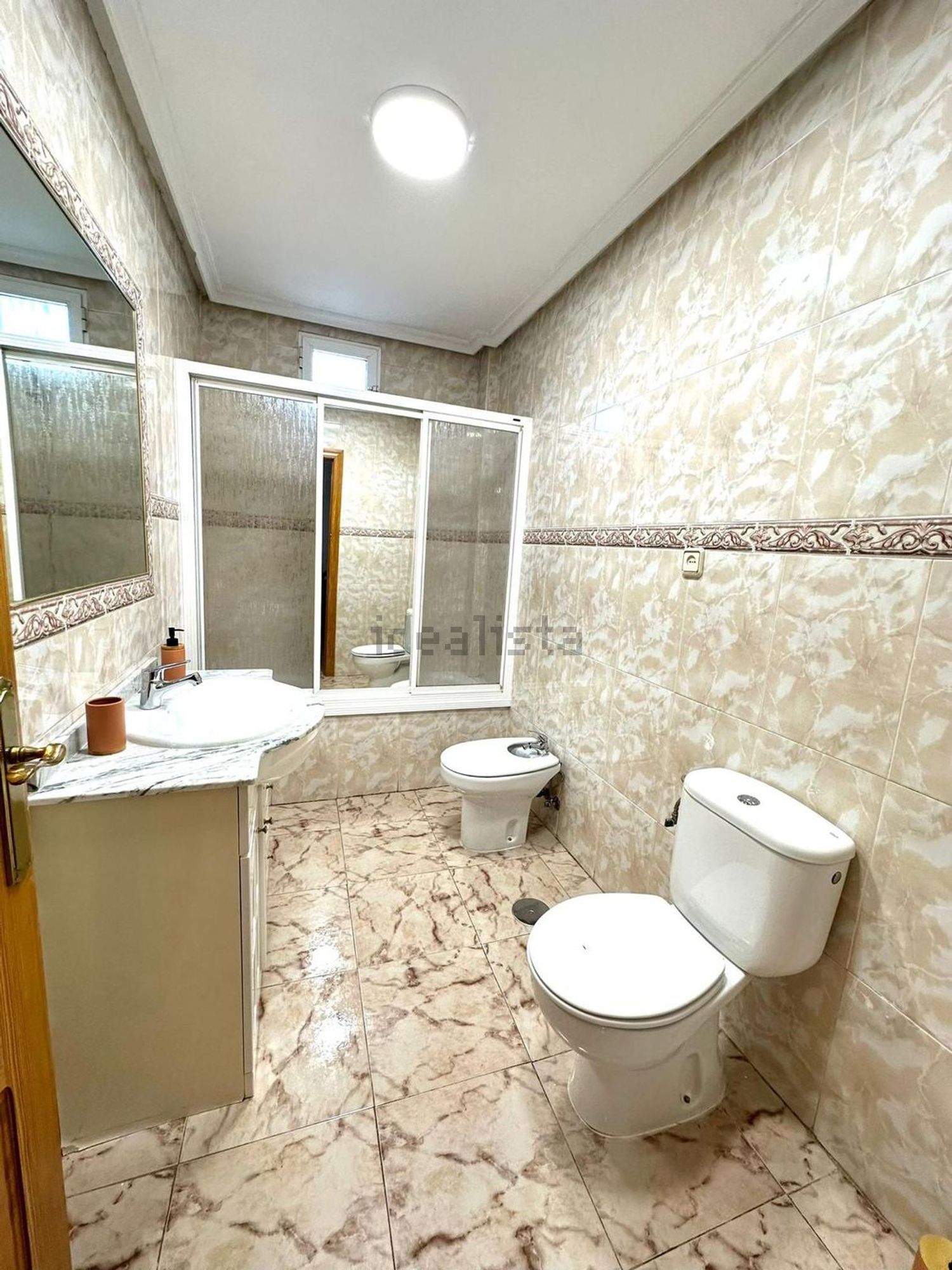 Habitació de lloguer, Linares