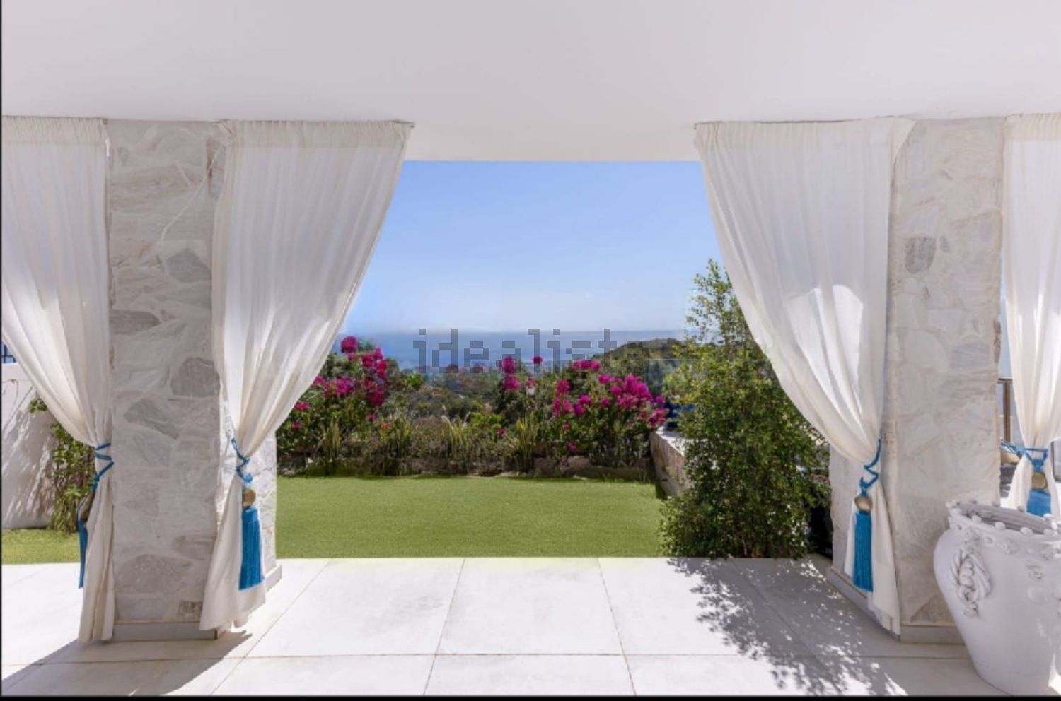 House 180 m² in Ojén
