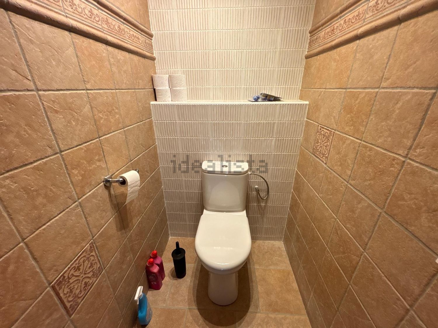 Haus 400 m² in Estepona