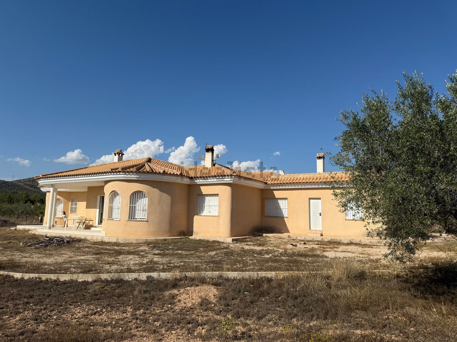 House 380 m² in Onil