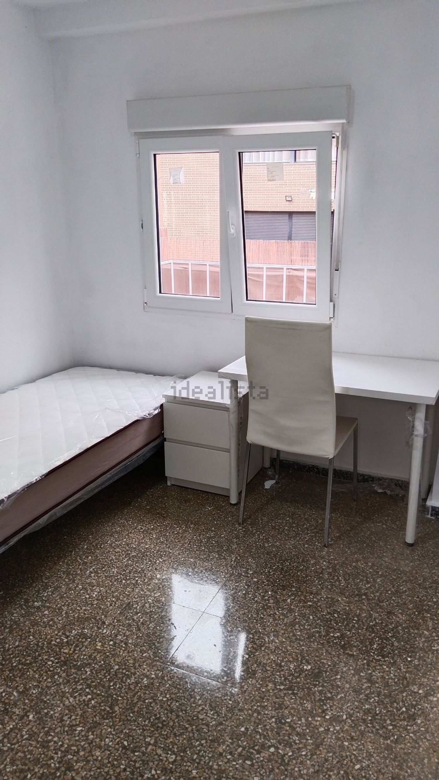 Habitació de lloguer, Benetússer
