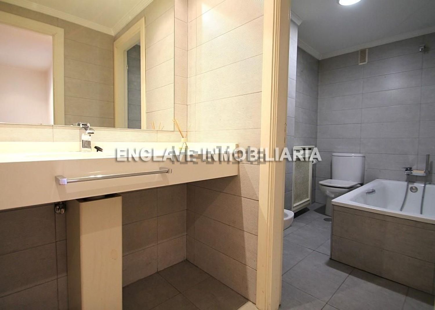 Pis de 230 m² a Oviedo