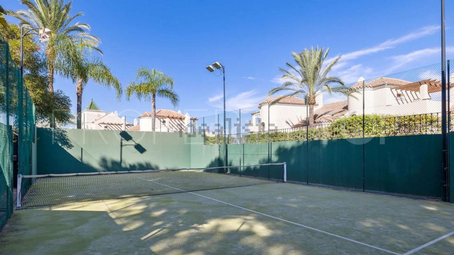 Casa de 200 m² en Estepona