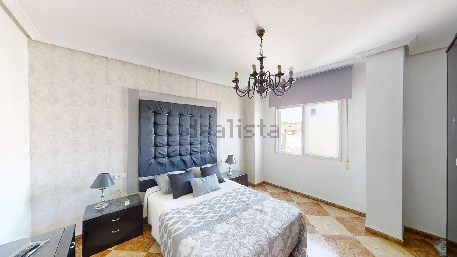 Piso de 105 m² en Bailén