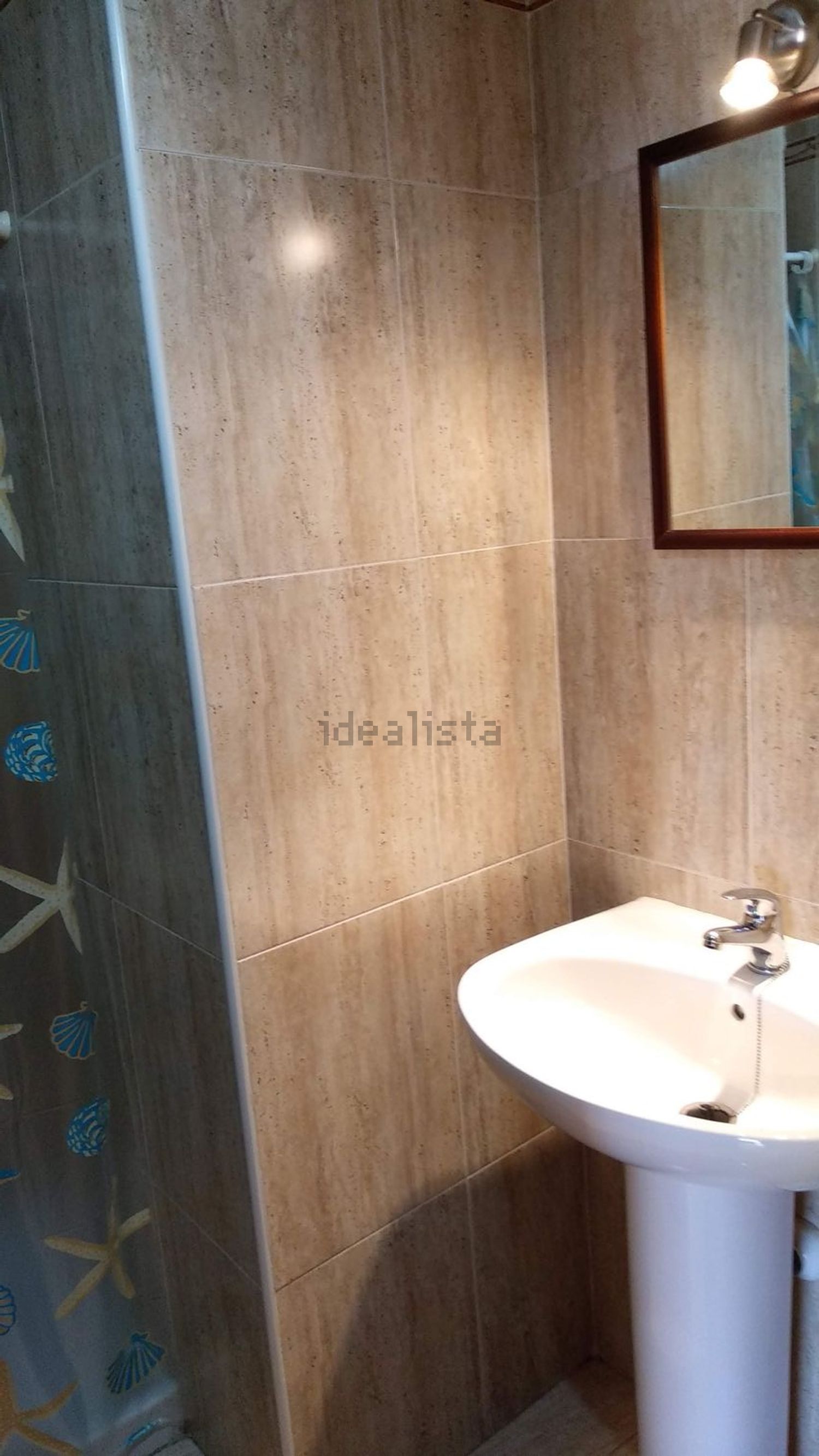 Piso de 76 m² en Adra