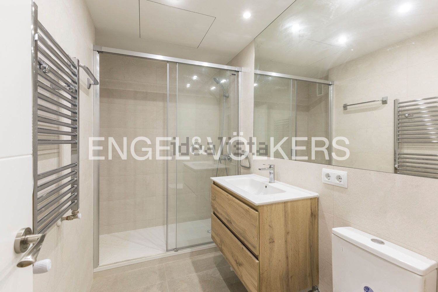 Wohnung 98 m² in Madrid