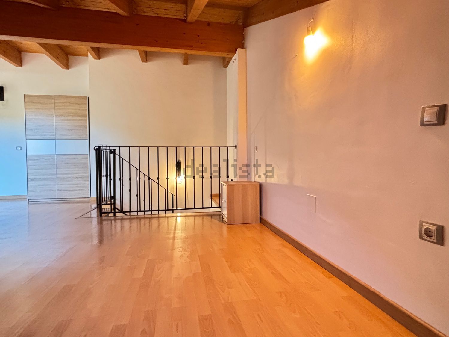 Flat 94 m² in Cadrete