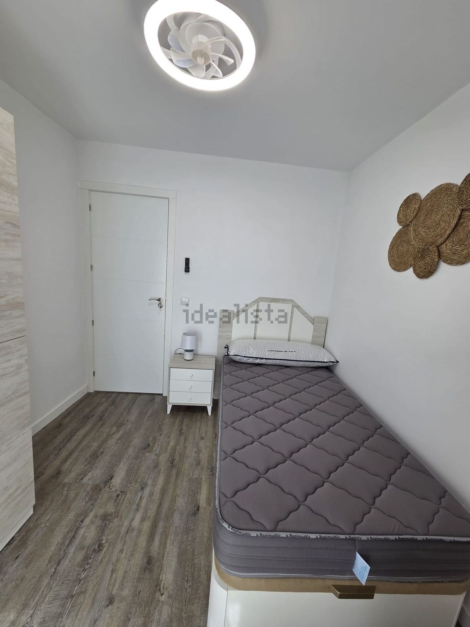 Habitació de lloguer, Toro