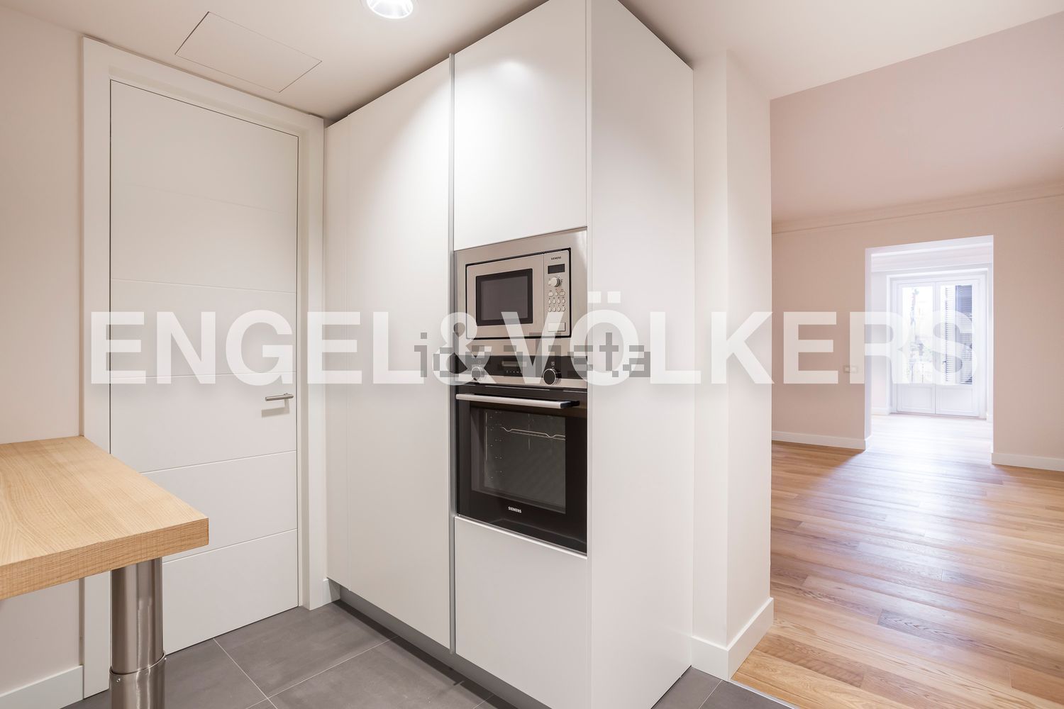 Wohnung 217 m² in Madrid