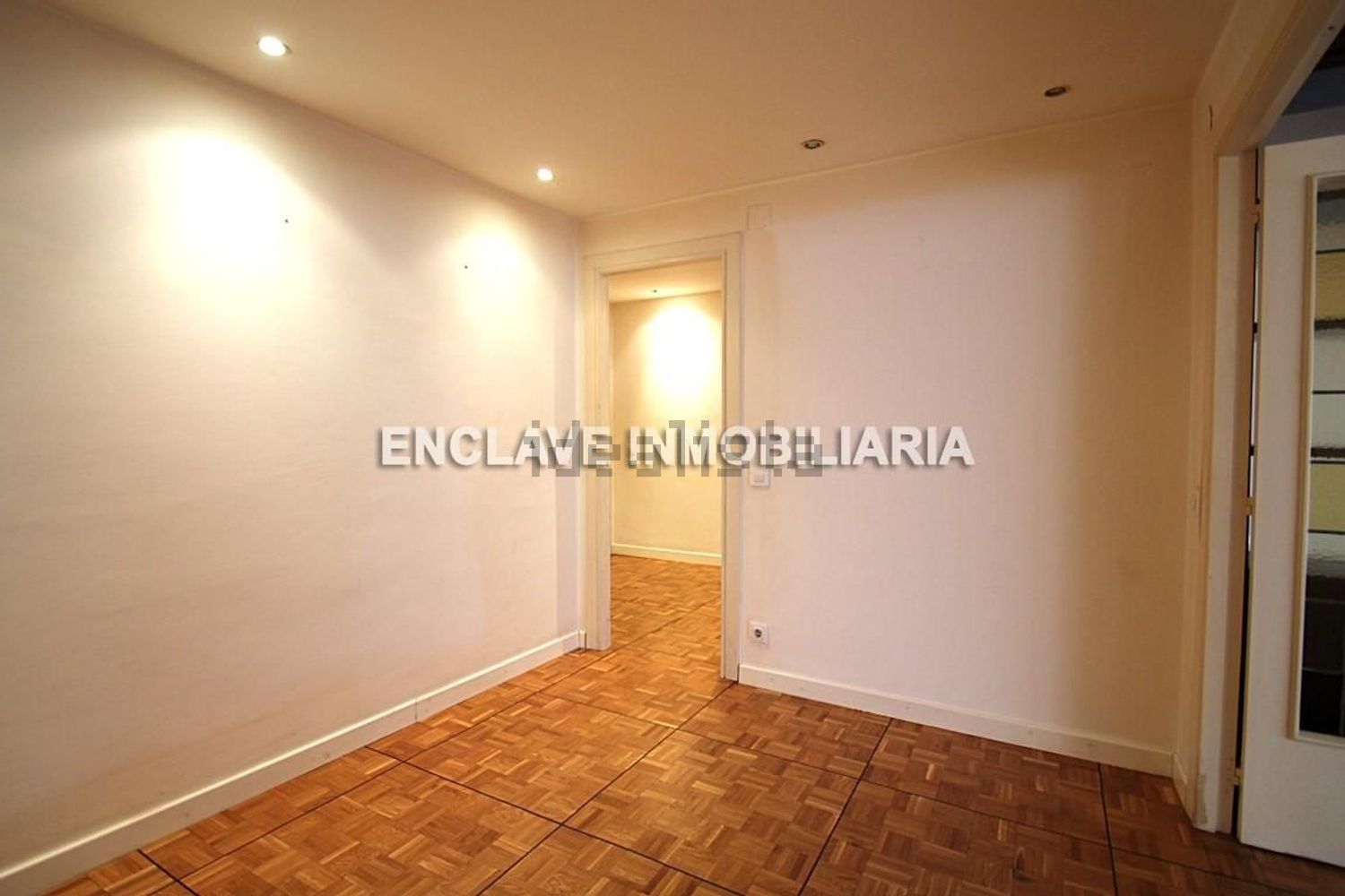 Pis de 230 m² a Oviedo