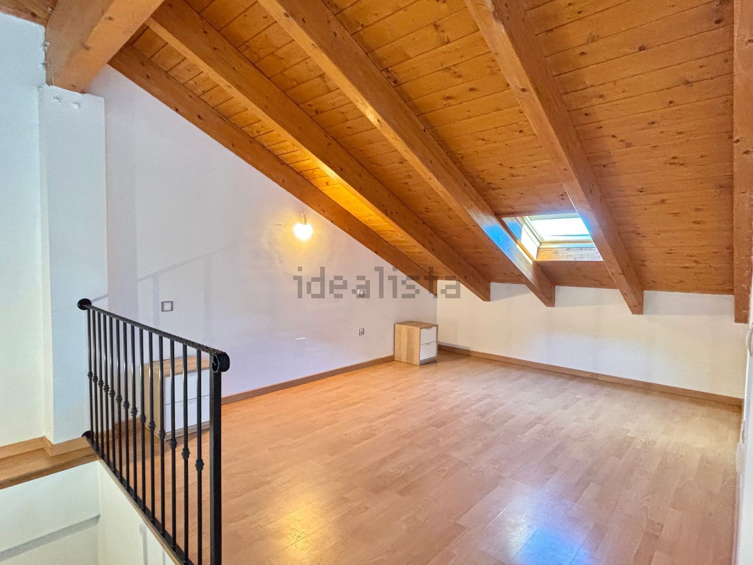 Flat 94 m² in Cadrete