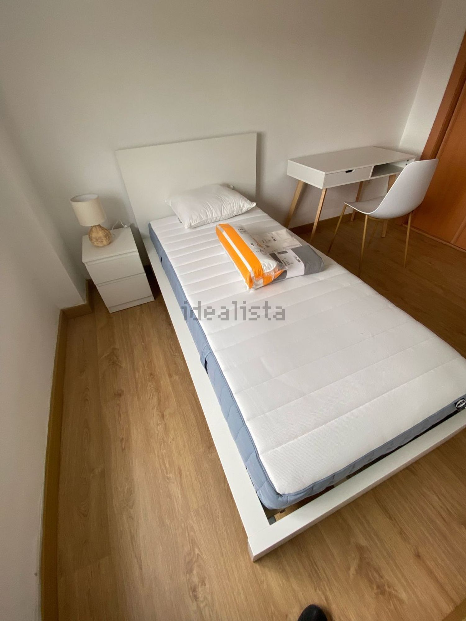 Habitació de lloguer, Camas