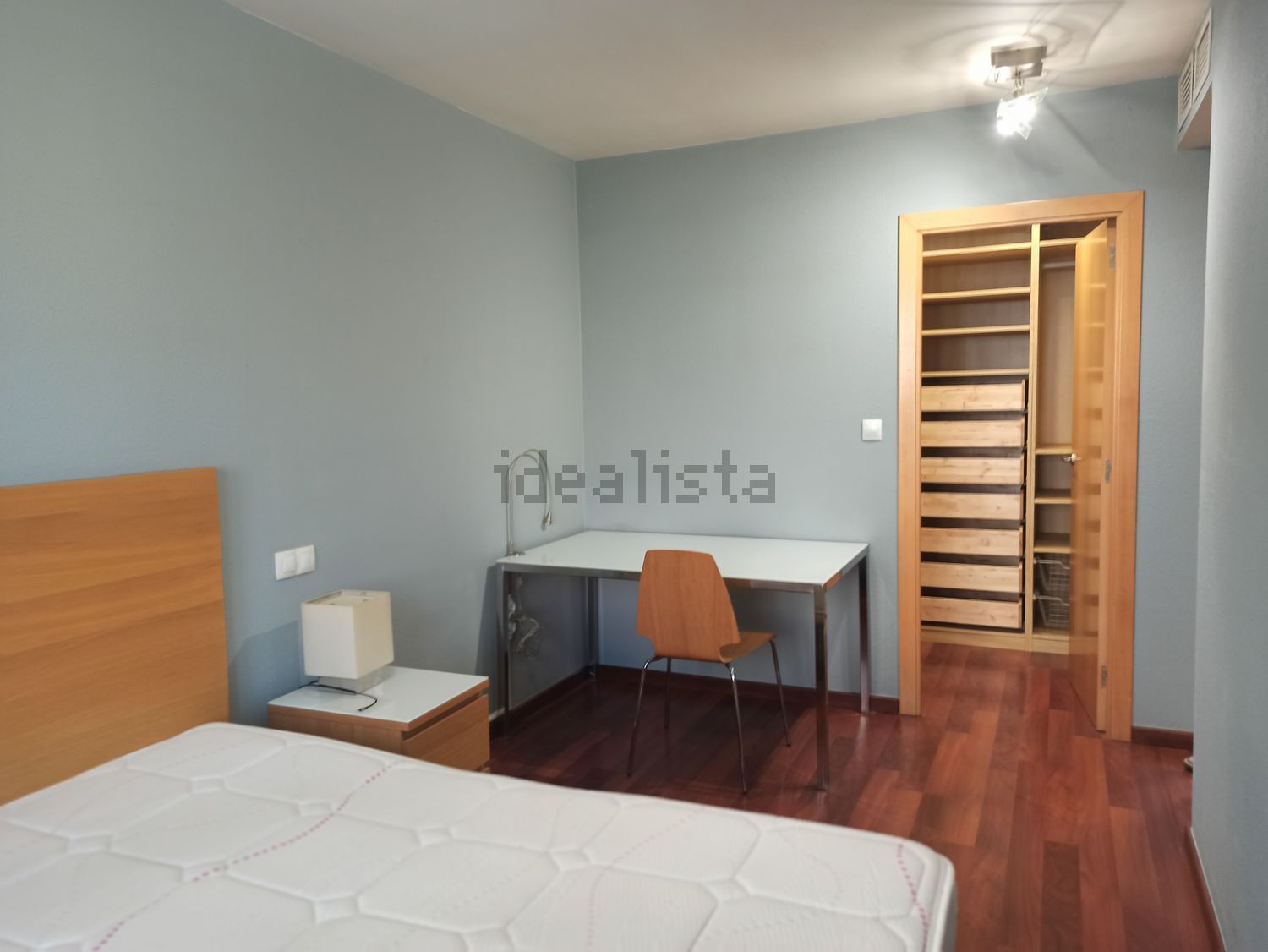 Flat 85 m² in Cadrete