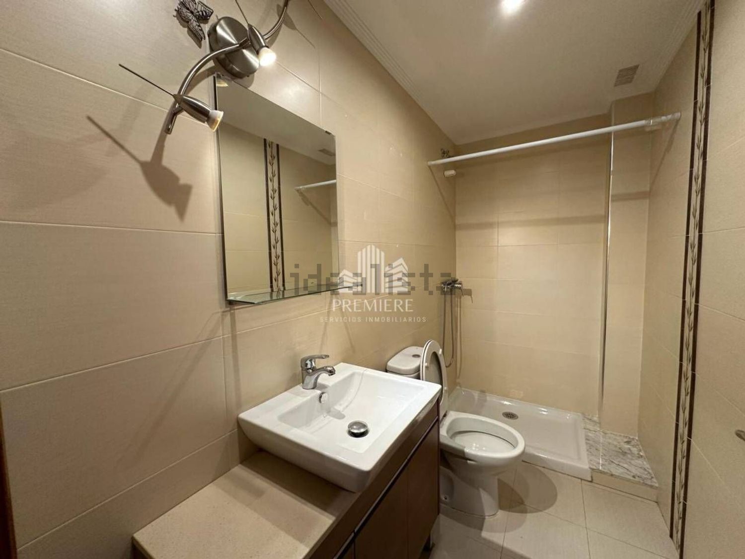 Casa 222 m² a Villares de la Reina