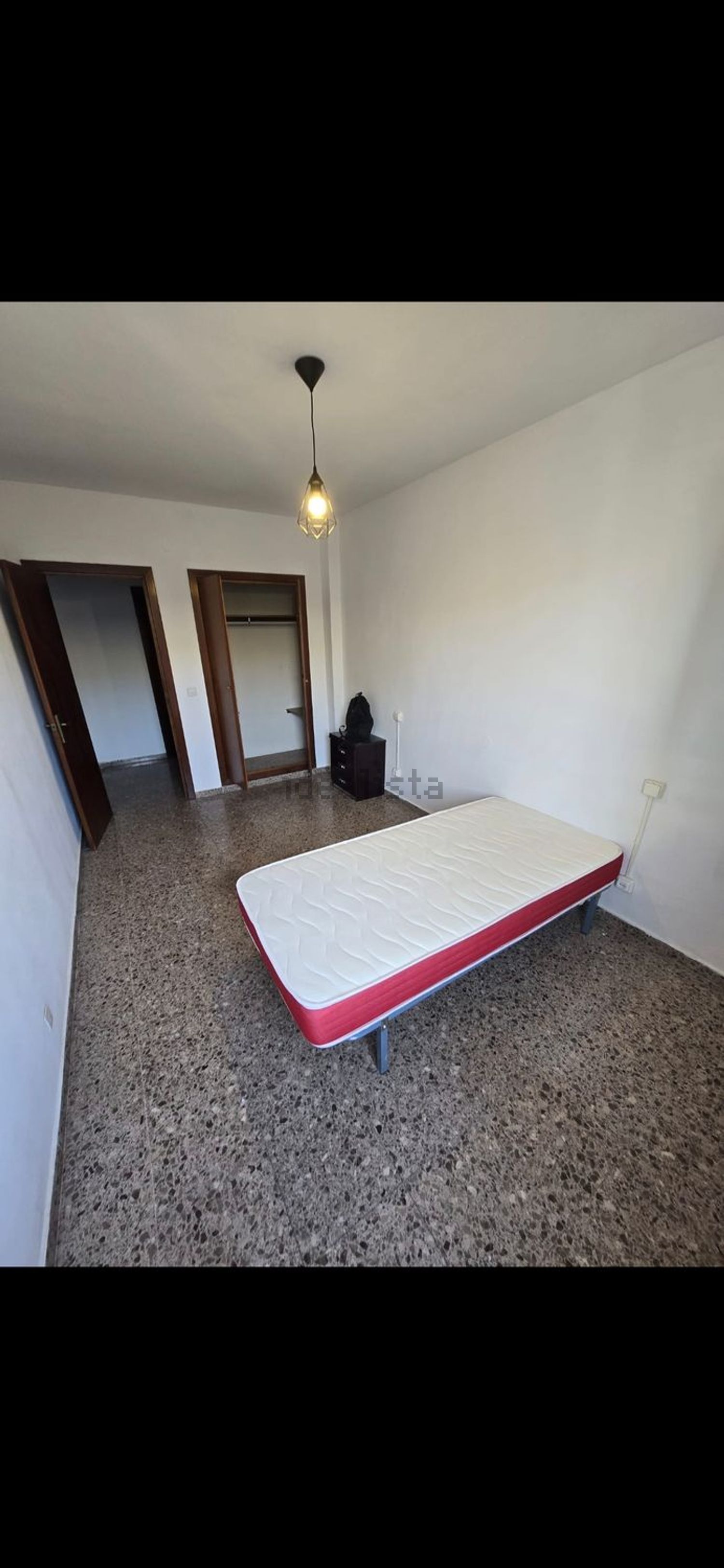 Habitació de lloguer, Esquivias
