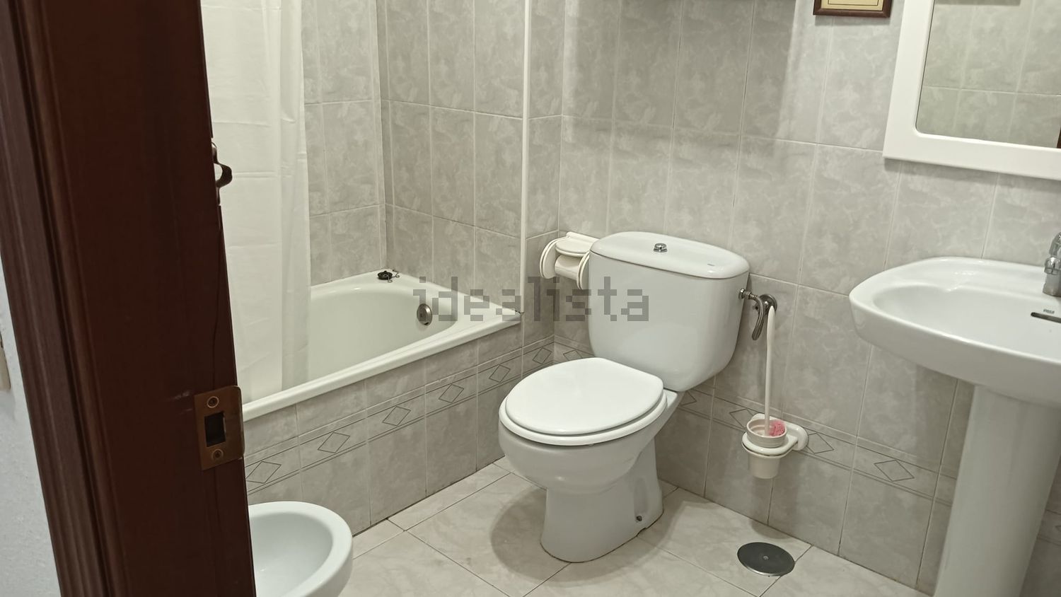 Piso de 100 m² en Baños de Montemayor