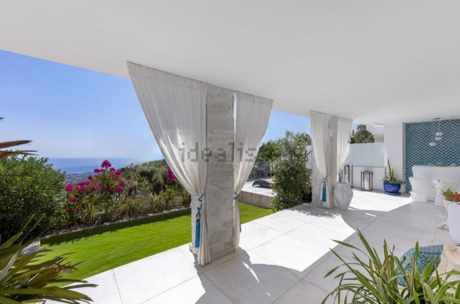 House 180 m² in Ojén