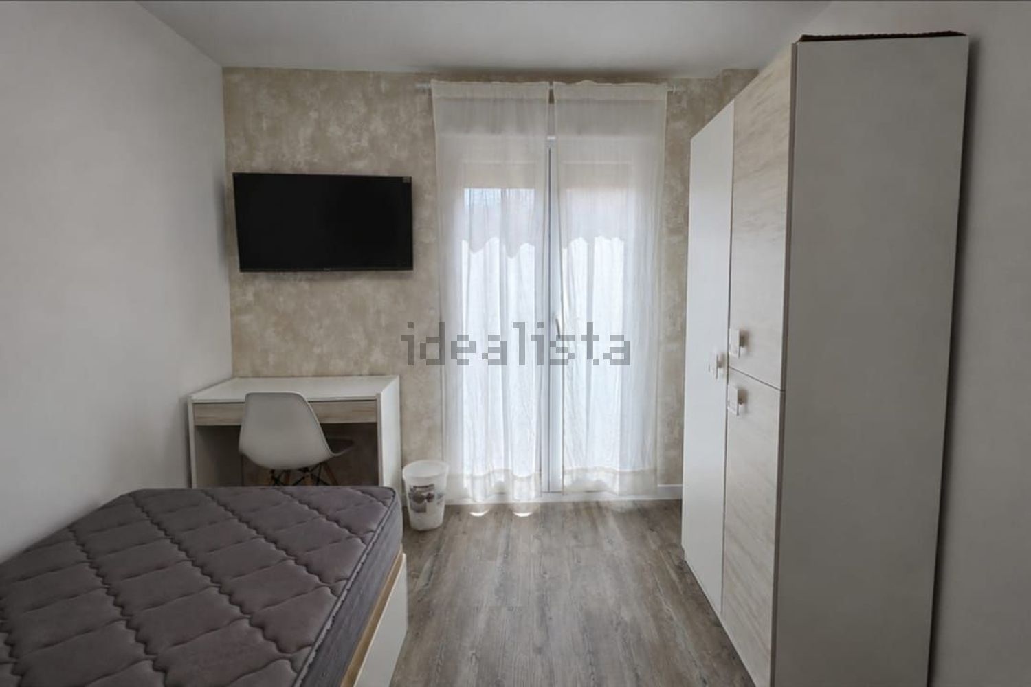 Habitació de lloguer, Toro