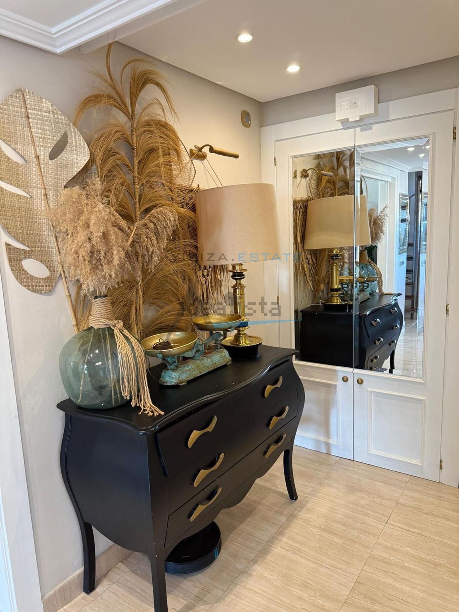 Квартира 360 м² у Eivissa
