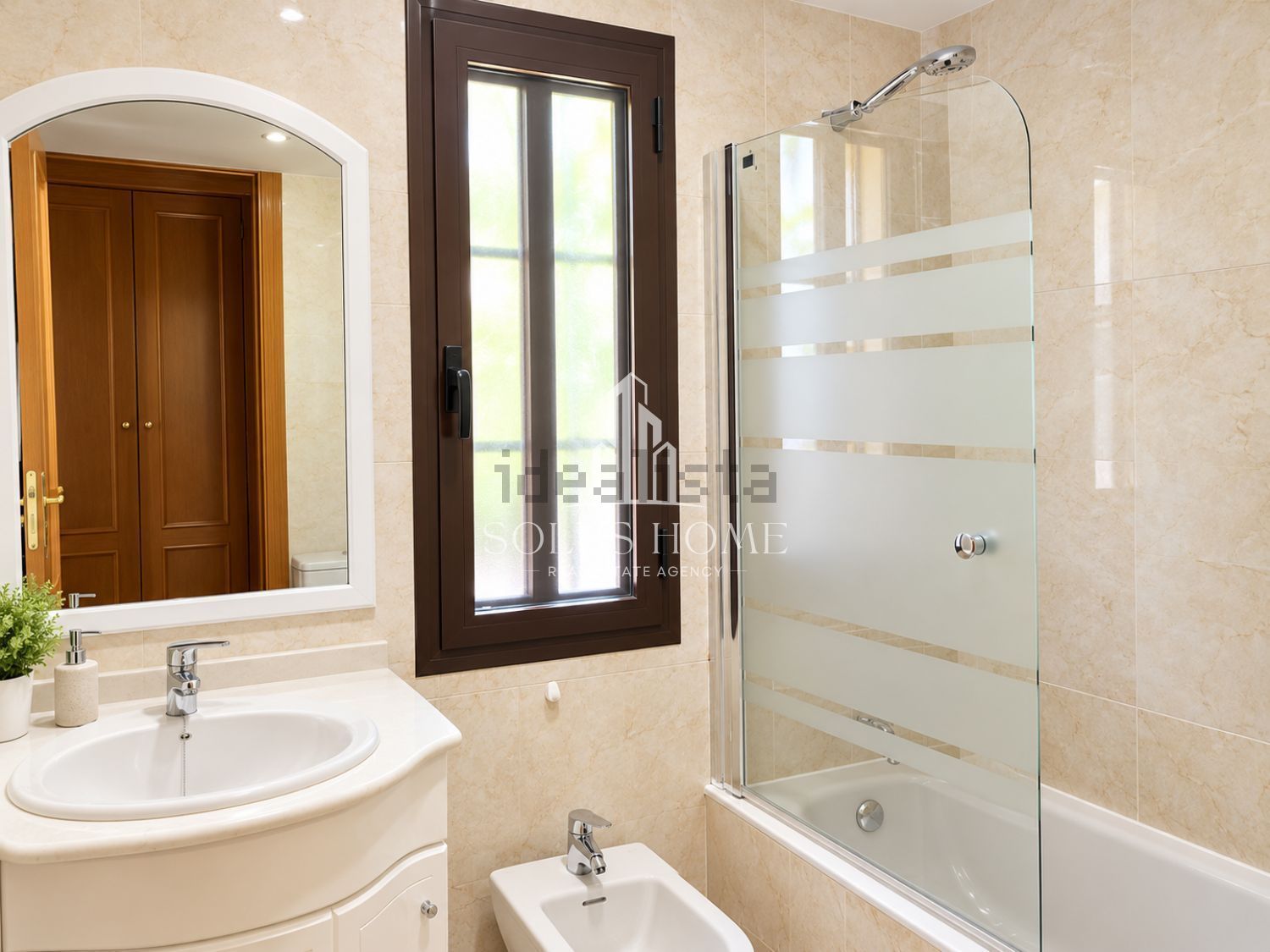 Wohnung 118 m² in Madrid