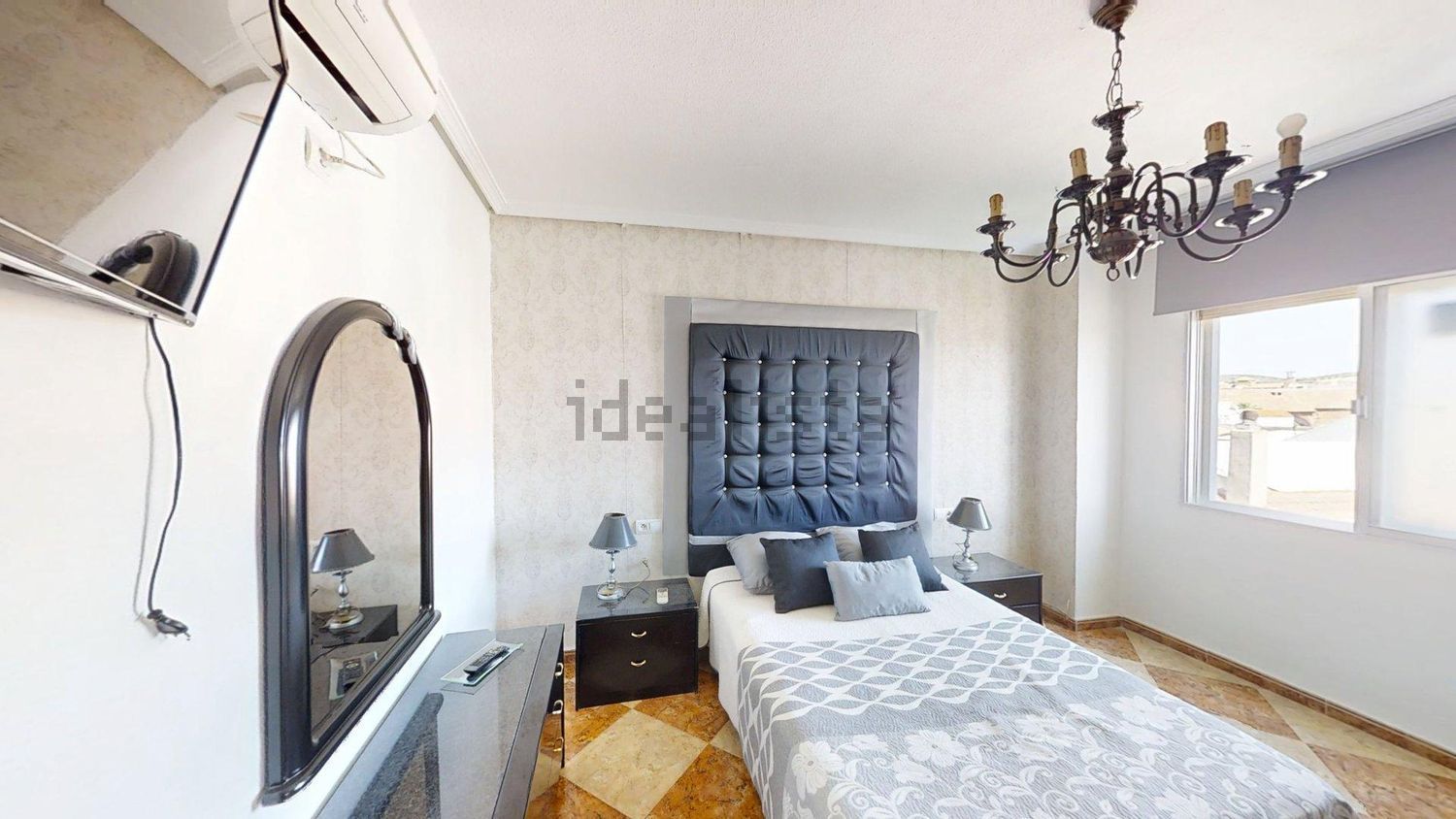 Piso de 105 m² en Bailén