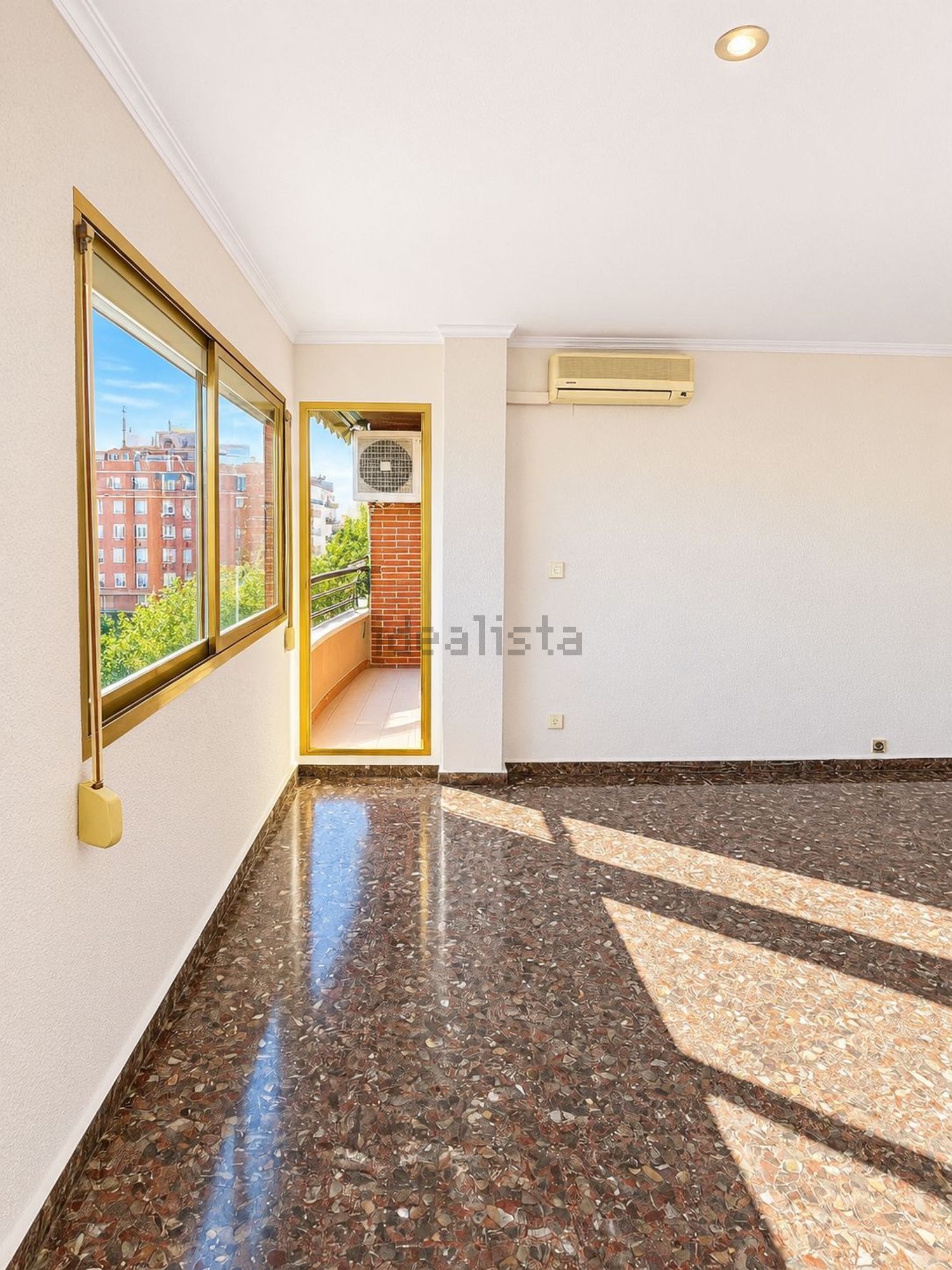 Wohnung 102 m² in Valencia