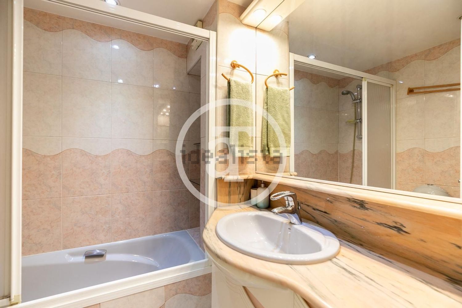 Квартира 90 м² у Барселоні
