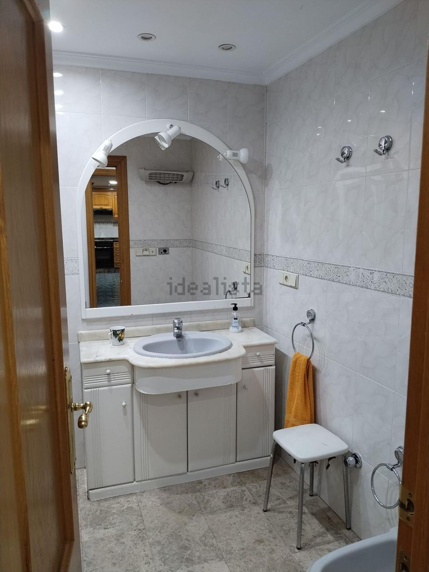 Flat 160 m² in Montcada / Moncada