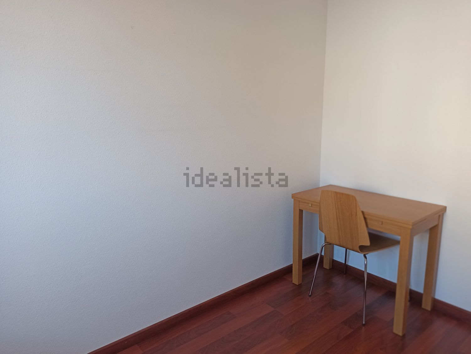 Flat 85 m² in Cadrete