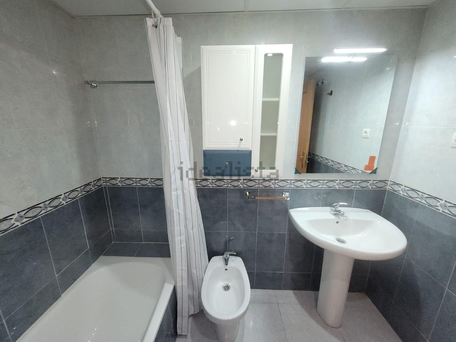 Wohnung 75 m² in La Puebla de Alfindén