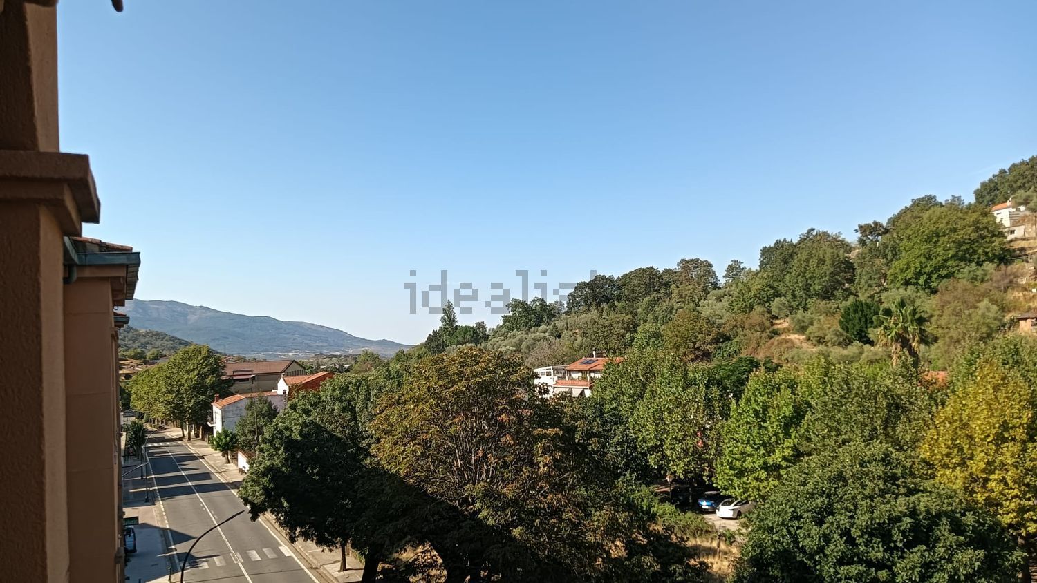 Piso de 100 m² en Baños de Montemayor
