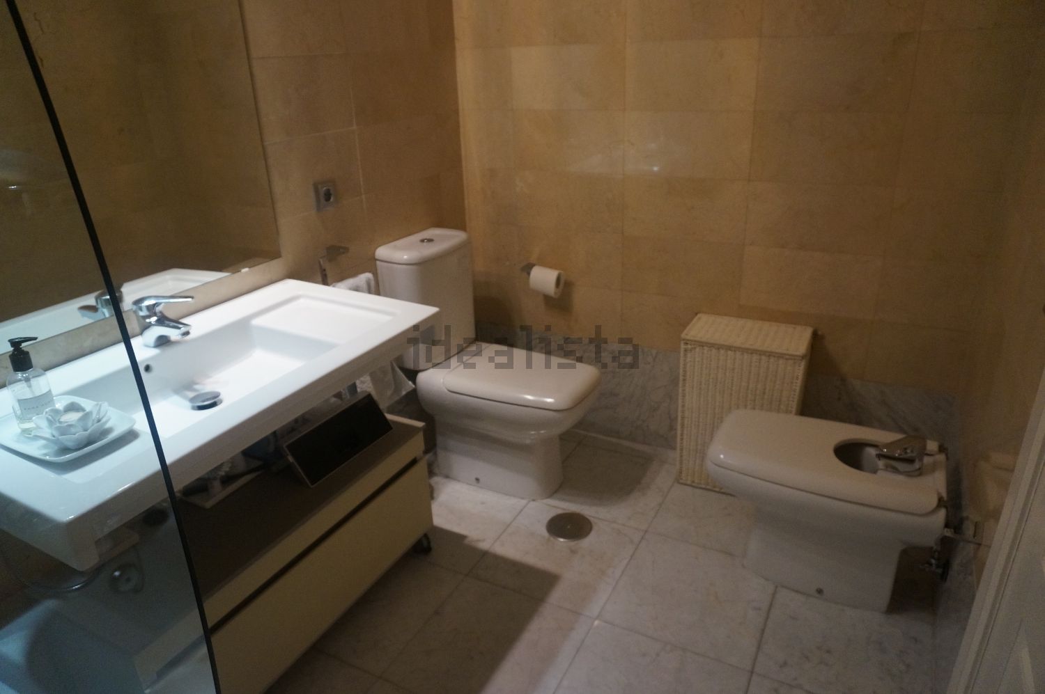 Flat 107 m² in Seville