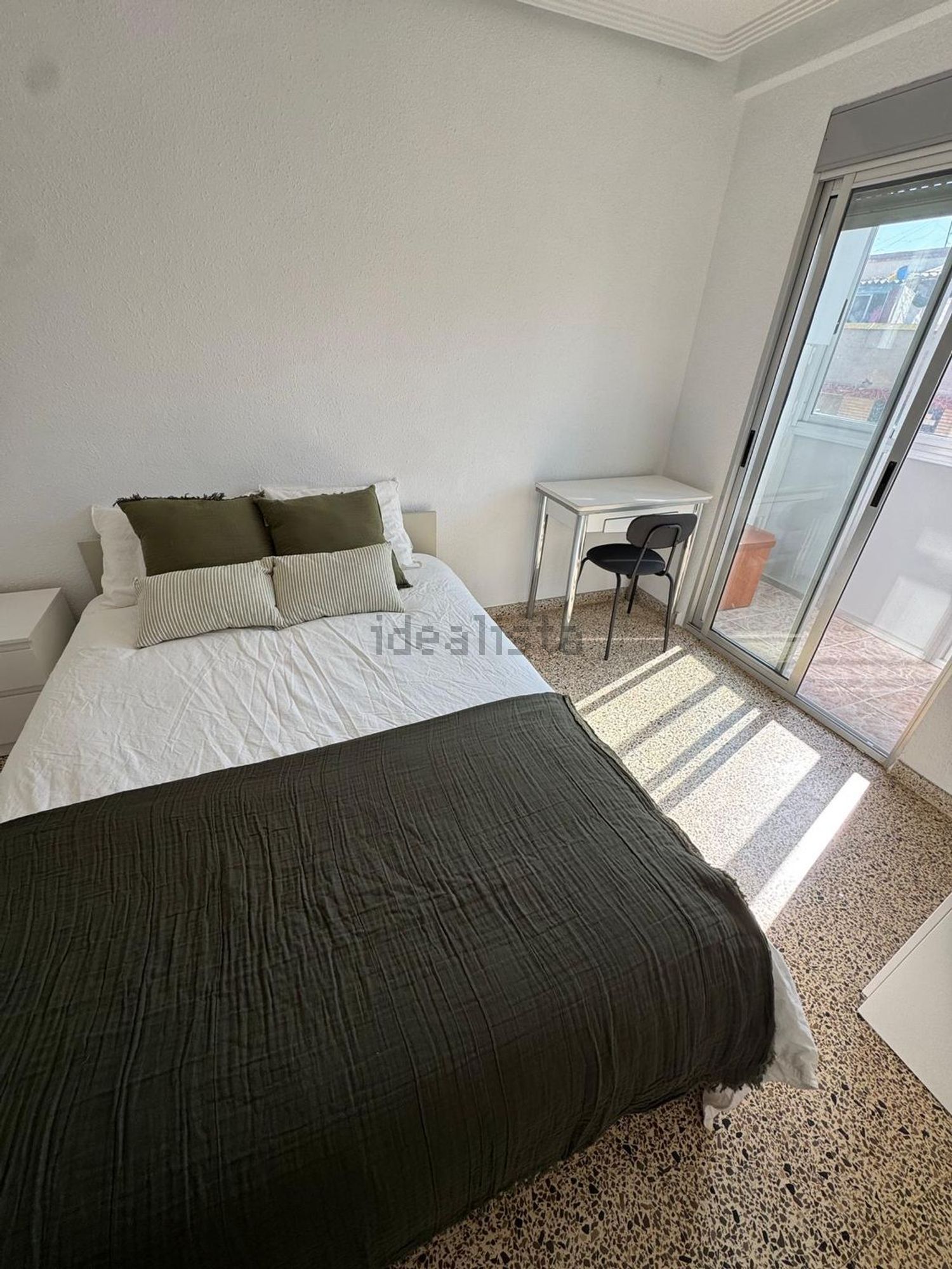 Habitació de lloguer, Llíria