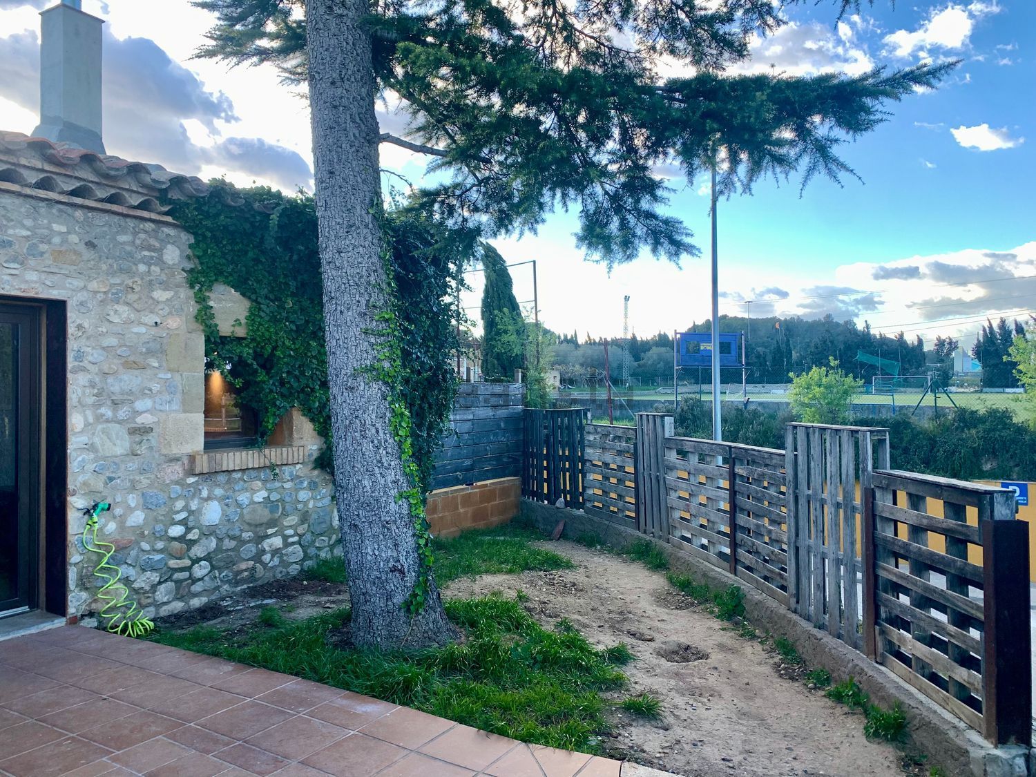 Casa de 85 m² en Saus, Camallera i Llampaies