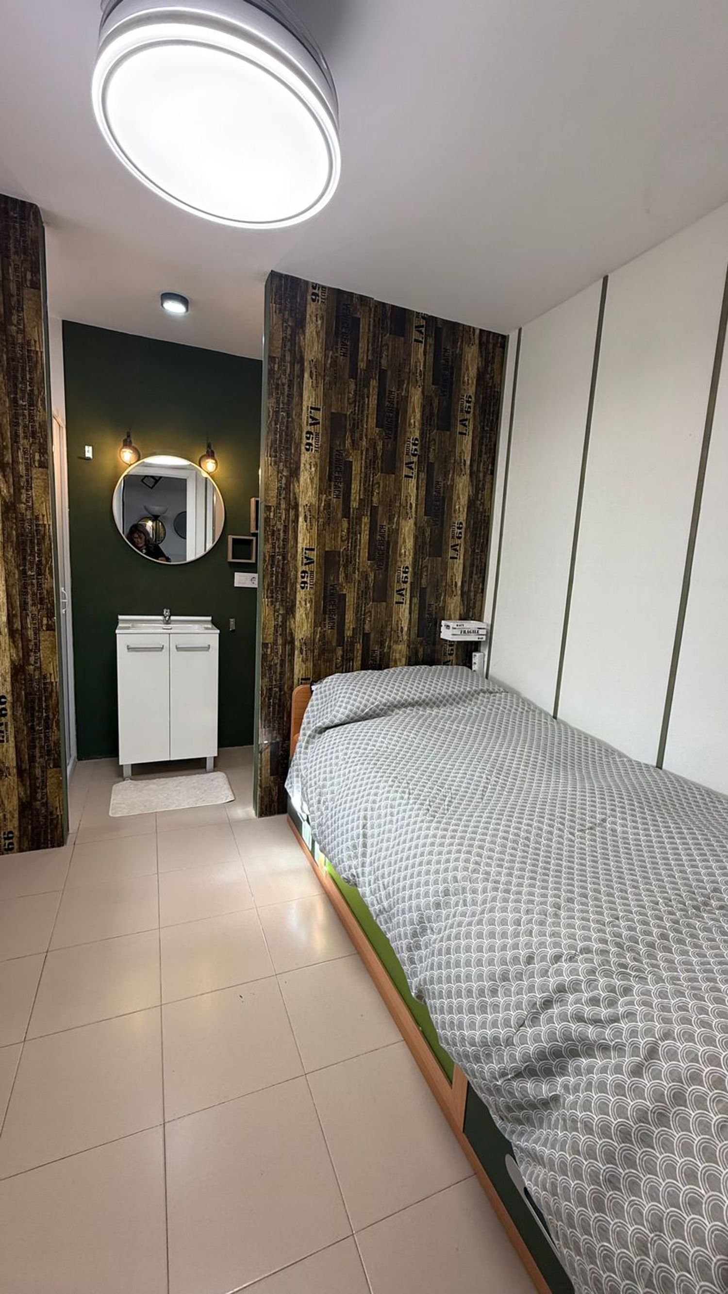 Habitació de lloguer, Vícar