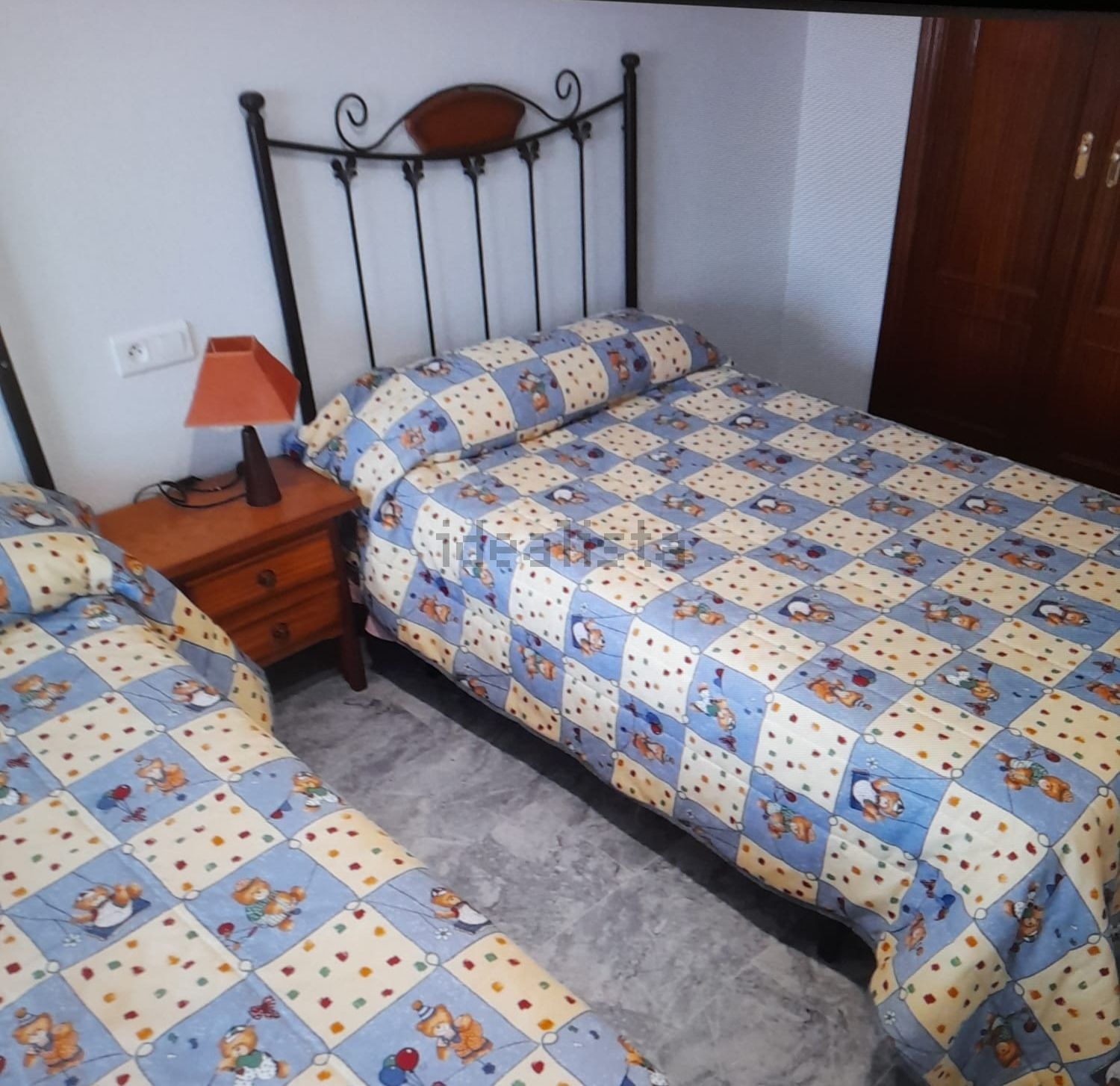 Chambre à louer, Cáceres